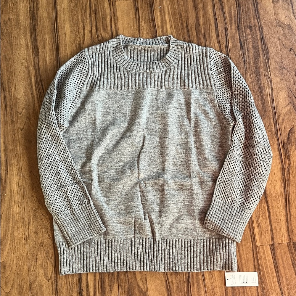 Women’s Light Gray Crewneck Sweater